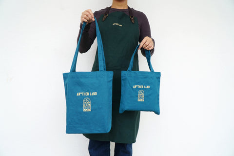 SMALL TOTO BAG | Perfect for carrying 1 gift set | 23 x 23cm